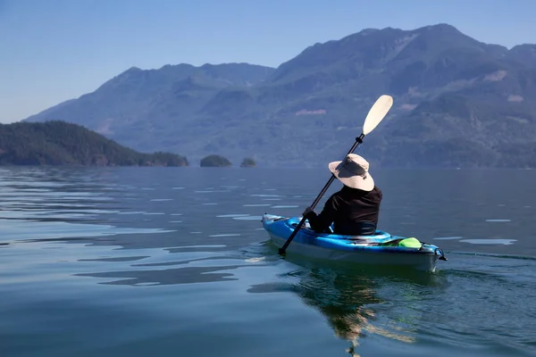 Kajakken Harrison Lake Tijdens Een Mooie Levendige Zomerdag Gelegen Ten — Stockfoto