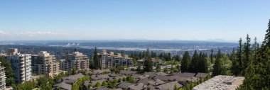 Havadan görünümü konut evler ve binalar Burnaby dağın zirvesinde. Vancouver, British Columbia, Kanada alınan.
