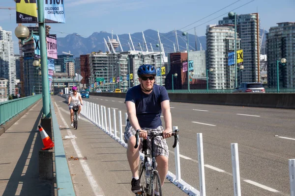 Downtown Vancouver British Columbia Kanada Sierpień 2018 Rower Jeźdźców Przechodząc — Zdjęcie stockowe