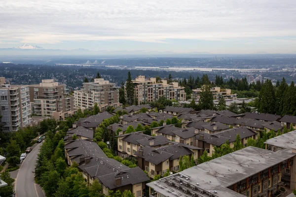 Luftaufnahme Von Wohnhäusern Und Gebäuden Auf Dem Burnaby Mountain Aufgenommen — Stockfoto