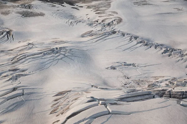 Vista Aérea Del Terreno Accidentado Peligroso Una Montaña Glaciar Tomado — Foto de Stock