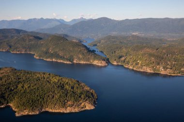 Güneşli yaz gün boyunca hava görünümünü Nelson Adası. Sunshine Coast, Bc, Kanada içinde alınan.