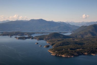 Güneşli yaz gün boyunca hava görünümünü Nelson Adası. Sunshine Coast, Bc, Kanada içinde alınan.