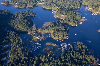 Güneşli yaz gün boyunca hava görünümünü Madeira Park. Sunshine Coast, Bc, Kanada içinde alınan.
