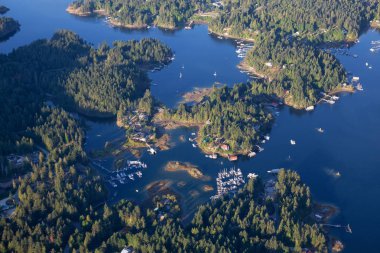 Güneşli yaz gün boyunca hava görünümünü Madeira Park. Sunshine Coast, Bc, Kanada içinde alınan.