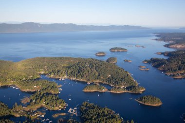 Güneşli yaz gün boyunca hava görünümünü Madeira Park. Sunshine Coast, Bc, Kanada içinde alınan.