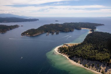 Güneşli yaz gün boyunca hava görünümünü Thormanby Adası. Sunshine Coast, Bc, Kanada içinde alınan.