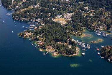 Güneşli yaz gün boyunca hava görünümünü Madeira Park. Sunshine Coast, Bc, Kanada içinde alınan.