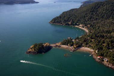 Güneşli yaz gün boyunca hava görünümünü Bowen Adası. Howe ses, Vancouver, Bc, Kanada kuzeybatısında yer alan.