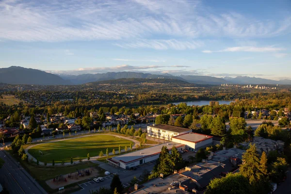 Flygfoto Över Den Moderna Staden Levande Sommar Solnedgång Tagit Burnaby — Stockfoto