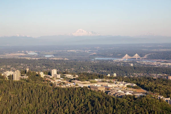 Bir Canlı Güneşli Yaz Gün Batımı Sırasında Hava Görünümünü Burnaby — Stok fotoğraf