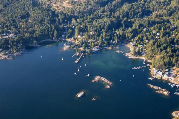 Güneşli yaz gün boyunca hava görünümünü Madeira Park. Sunshine Coast, Bc, Kanada içinde alınan.