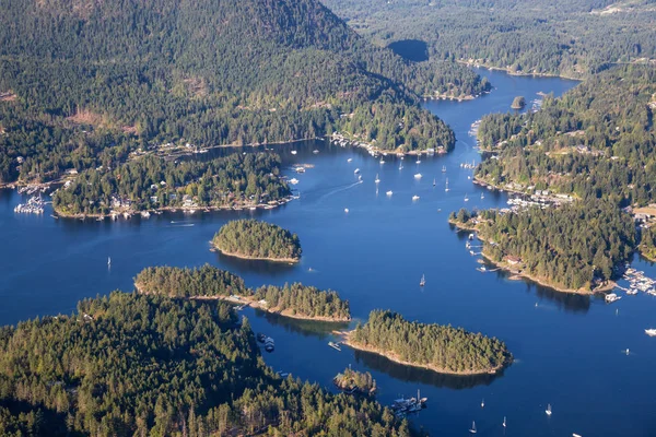 Güneşli yaz gün boyunca hava görünümünü Madeira Park. Sunshine Coast, Bc, Kanada içinde alınan.