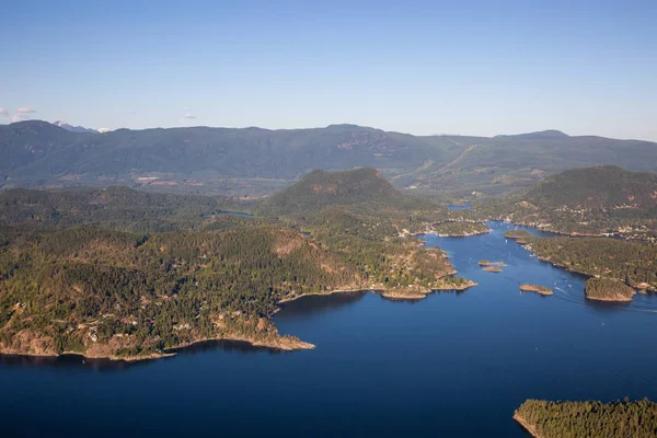 Güneşli yaz gün boyunca hava görünümünü Madeira Park. Sunshine Coast, Bc, Kanada içinde alınan.