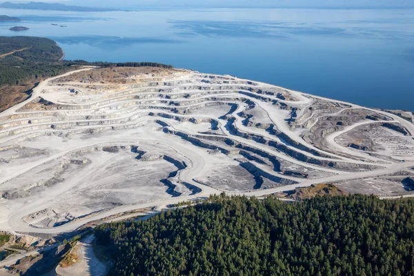 Kömür madenciliği endüstrisi havadan görünümü Texada Adası, Powell River, Sunshine Coast, M.ö., Amerika Birleşik Devletleri.