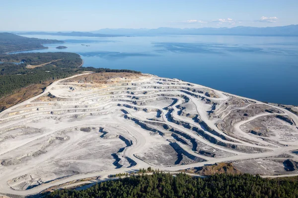 Kömür madenciliği endüstrisi havadan görünümü Texada Adası, Powell River, Sunshine Coast, M.ö., Amerika Birleşik Devletleri.