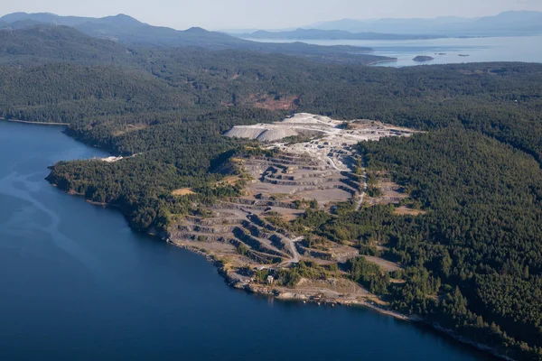 Kömür madenciliği endüstrisi havadan görünümü Texada Adası, Powell River, Sunshine Coast, M.ö., Amerika Birleşik Devletleri.