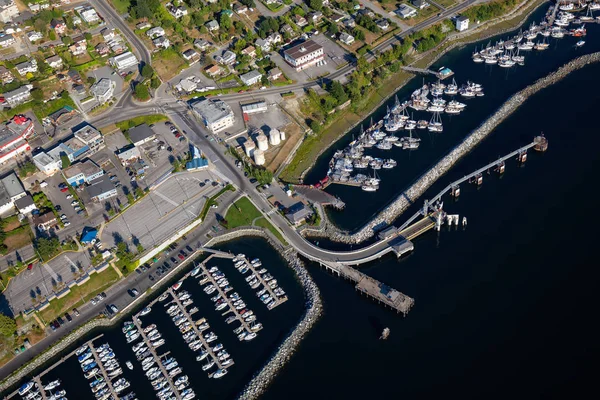 Powell River limanda hava görünümünü bir güneşli yaz gün boyunca. Sunshine Coast, M.ö., Kanada'da bulunan.