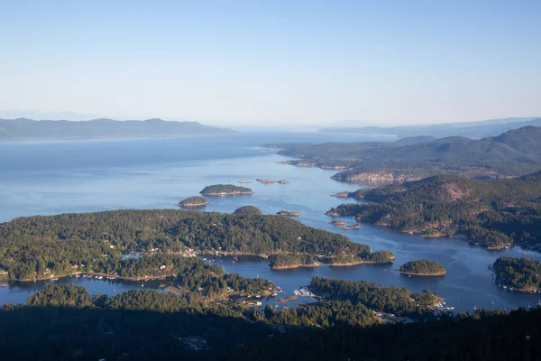 Güneşli yaz gün boyunca hava görünümünü Madeira Park. Sunshine Coast, Bc, Kanada içinde alınan.