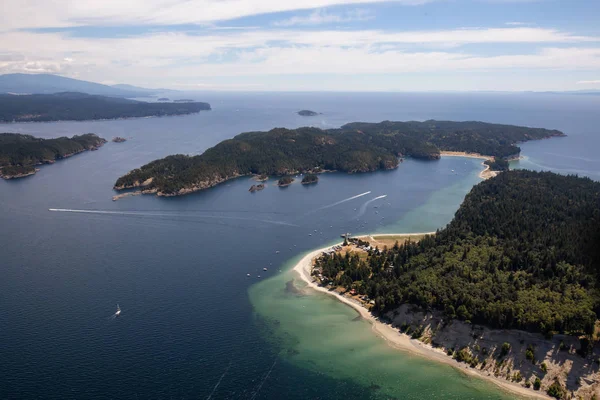 Güneşli yaz gün boyunca hava görünümünü Thormanby Adası. Sunshine Coast, Bc, Kanada içinde alınan.