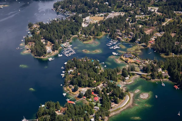 Güneşli yaz gün boyunca hava görünümünü Madeira Park. Sunshine Coast, Bc, Kanada içinde alınan.