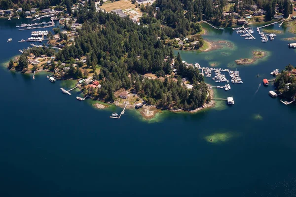 Güneşli yaz gün boyunca hava görünümünü Madeira Park. Sunshine Coast, Bc, Kanada içinde alınan.