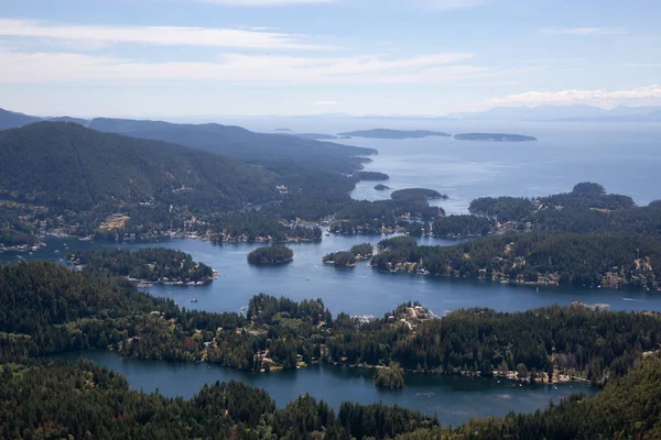 Güneşli yaz gün boyunca hava görünümünü Madeira Park. Sunshine Coast, Bc, Kanada içinde alınan.