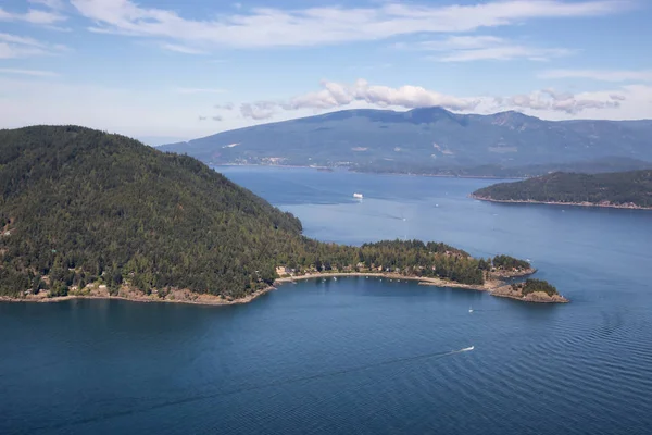 Εναέρια Άποψη Του Bowen Island Κατά Διάρκεια Μιας Ηλιόλουστης Θερινής — Φωτογραφία Αρχείου