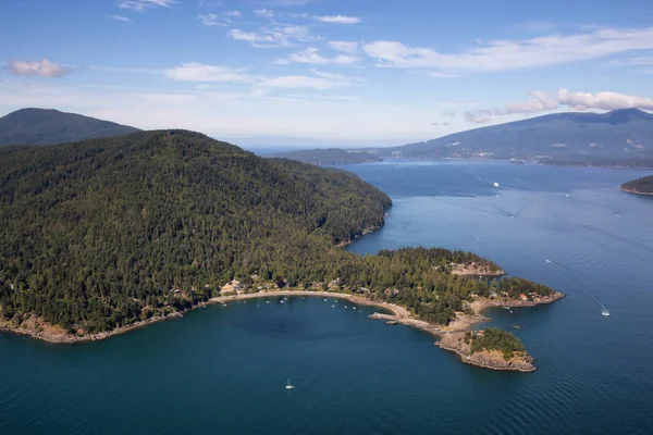 Güneşli yaz gün boyunca hava görünümünü Bowen Adası. Howe ses, Vancouver, Bc, Kanada kuzeybatısında yer alan.