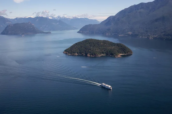 Howe Sound Vancouver Canadá Julho 2018 Vista Aérea Balsa Viajando — Fotografia de Stock