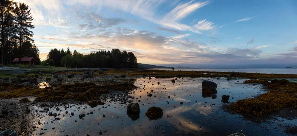 Beautiful Panoramic View Rocky Beach Vibrant Cloudy Summer Sunset Taken — Stock Photo, Image