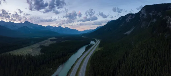 Piękny Aerial Krajobraz Panoramiczny Widok Trans Canada Highway Canadian Rockies — Zdjęcie stockowe