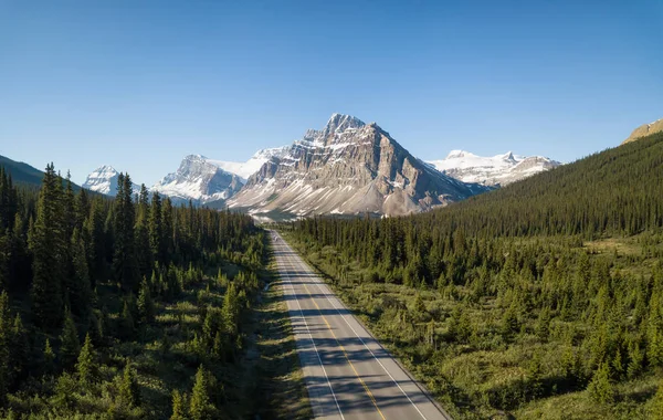 Αεροφωτογραφία Του Ένα Γραφικό Δρόμο Στον Καναδικό Βραχώδη Όρη Κατά — Φωτογραφία Αρχείου