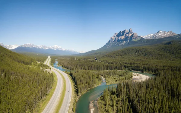 Piękny Aerial Krajobraz Panoramiczny Widok Autostrady Canadian Rockies Tętniącej Życiem — Zdjęcie stockowe
