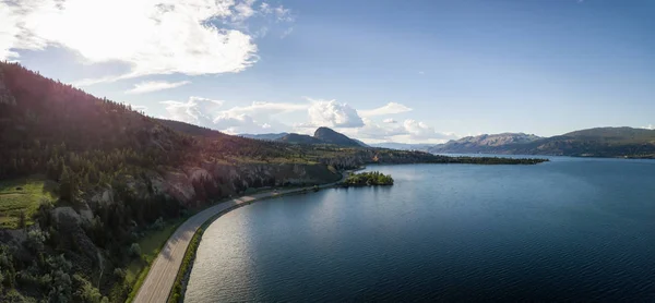 Pemandangan Panorama Udara Danau Okanagan Selama Musim Panas Yang Cerah — Stok Foto