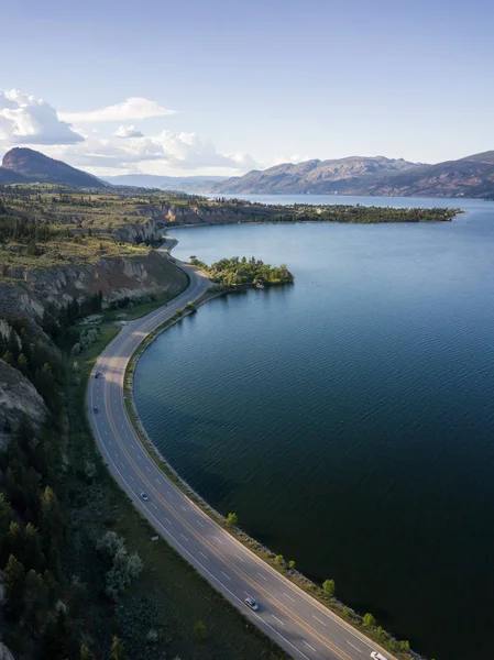 Vista Panoramica Aerea Del Lago Okanagan Durante Una Giornata Estiva — Foto Stock