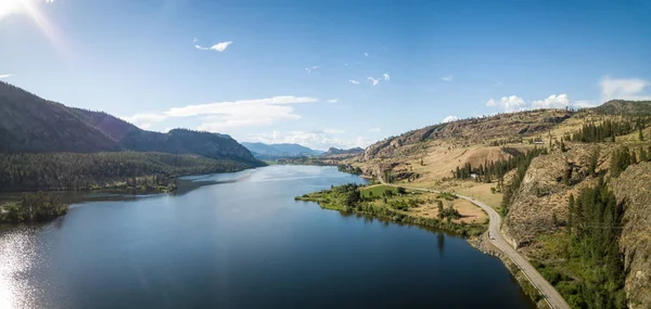 Vista Panorámica Aérea Okanagan Hwy Cerca Del Lago Vaseux Durante — Foto de Stock