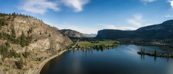 Panoramisch Luchtfoto Van Okanagan Hwy Buurt Van Lake Vaseux Tijdens — Stockfoto