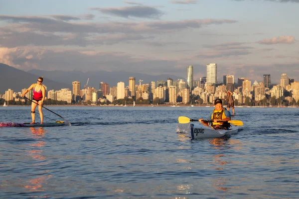 Vancouver Kanada Srpna 2018 Lidé Racing Paddle Boardech Surf Ski — Stock fotografie