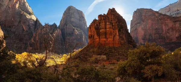 Bela Vista Panorâmica Paisagem Dos Picos Montanha Canyon Durante Dia — Fotografia de Stock