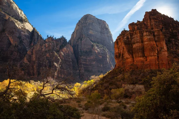 Beautiful Landscape View Mountain Peaks Canyon Sunny Day Taken Zion — Stock Photo, Image
