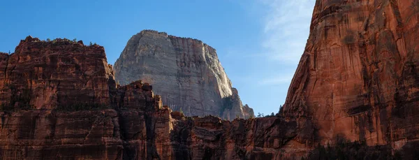 Hermosa Vista Panorámica Del Paisaje Los Picos Montaña Cañón Durante —  Fotos de Stock