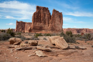 Manzaralı güzel red rock canyon oluşumların canlı bir güneşli gün boyunca. Kemerler Milli Parkı'nda bulunan Moab, Utah, Amerika Birleşik Devletleri, alınan.