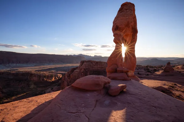 Hermoso Paisaje Única Formación Roca Arenisca Desierto Durante Una Puesta —  Fotos de Stock