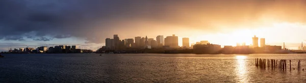 Ohromující Panoramatický Panoráma Moderního Centra Města Během Zářivé Slunce Převzato — Stock fotografie