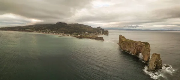 Luftaufnahme Einer Schönen Modernen Stadt Der Atlantikküste Während Eines Bewölkten — Stockfoto