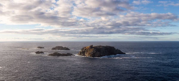 Slående Panoramautsikt Över Seascape Syn Klippiga Kusten Atlanten Pulserande Solnedgång — Stockfoto