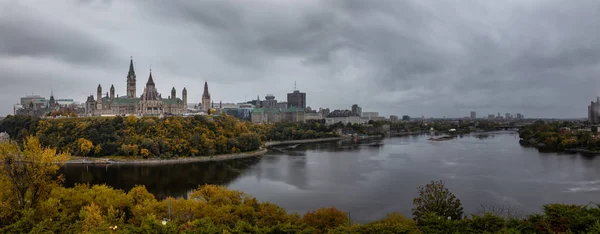 Panoramik Şehir Merkezinde Ottawa Kanada Parlamentosu Nepean Noktası Ontario Kanada — Stok fotoğraf