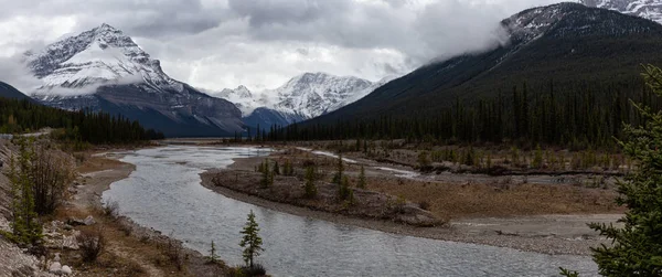 Kanada Kayalık Dağ Manzarası Sonbahar Mevsiminde Manzaralı Panoramik Manzaralı Icefields — Stok fotoğraf