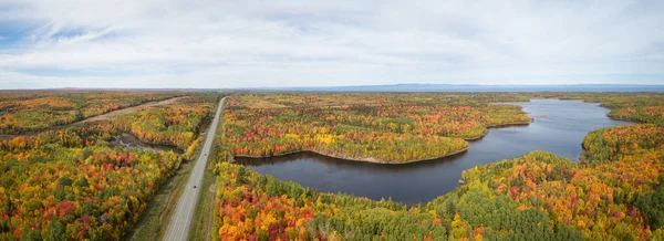 Vue Panoramique Aérienne Autoroute Dans Magnifique Paysage Canadien Pendant Saison — Photo